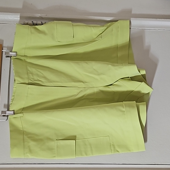 Nina Parker Shorts - Picture 1 of 3